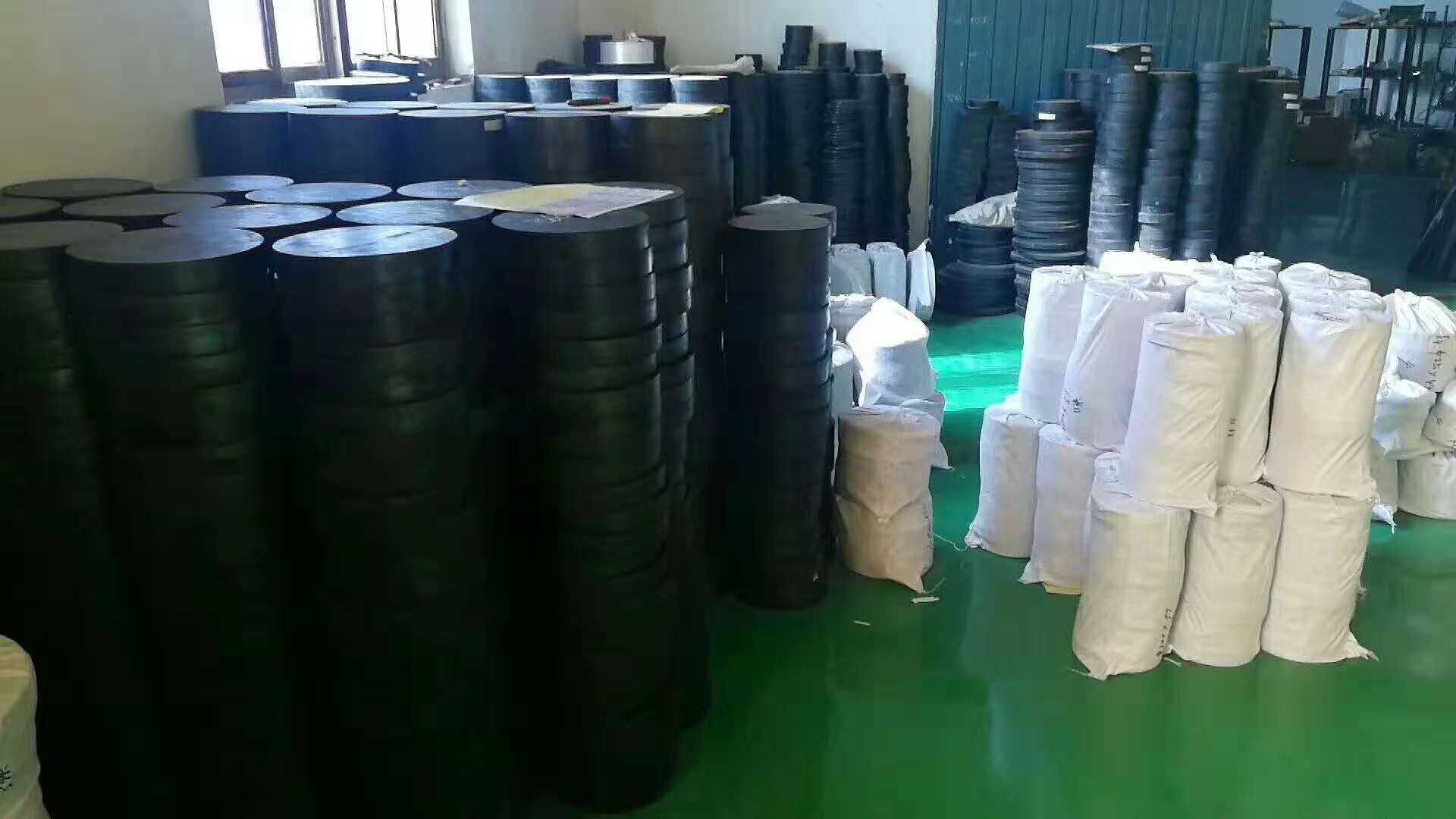 1616437686530867.jpg 298588173533700702.jpg